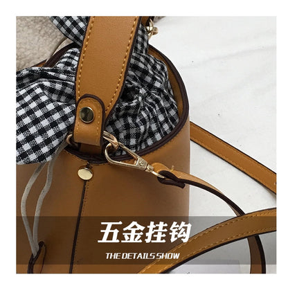 IELGY New portable bucket bag girl shoulder messenger bag