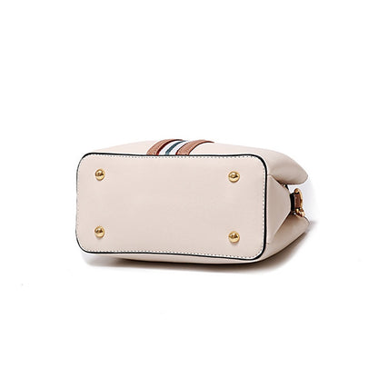 IELGY Fashion Stripe Korean Temperament Messenger Bag Simple Bucket Type