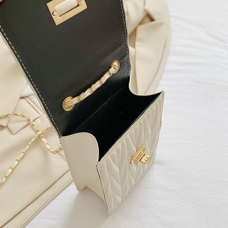 IELGY New fashion rhombus chain shoulder bag street trend retro small bag women