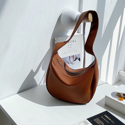 IELGY Large capacity Korean version Simple Retro Tote Fashion Trendy Black Woman's bag One shoulder