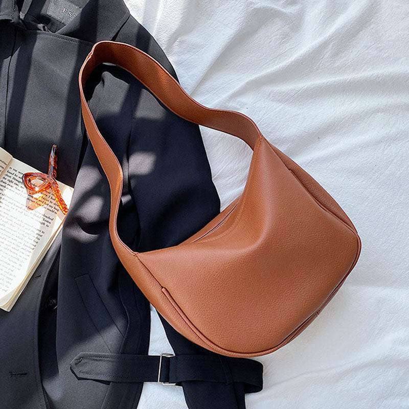 IELGY Large capacity Korean version Simple Retro Tote Fashion Trendy Black Woman's bag One shoulder