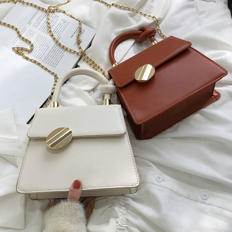 IELGY One-shoulder messenger women bag retro fashion comfortable portable chain small square