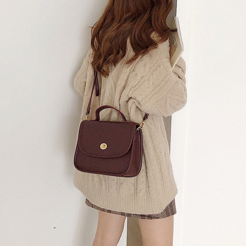 IELGY One shoulder Fashion Retro Black Simple Crossbody Women's bag Lock Portable