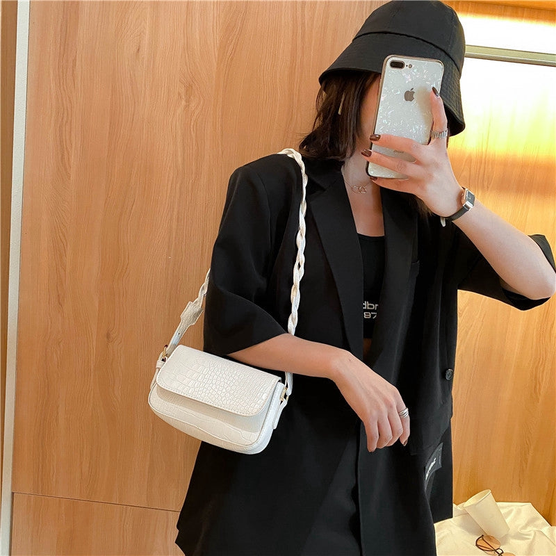 IELGY Trend women's bag shoulder messenger bag female joker ins small square bag