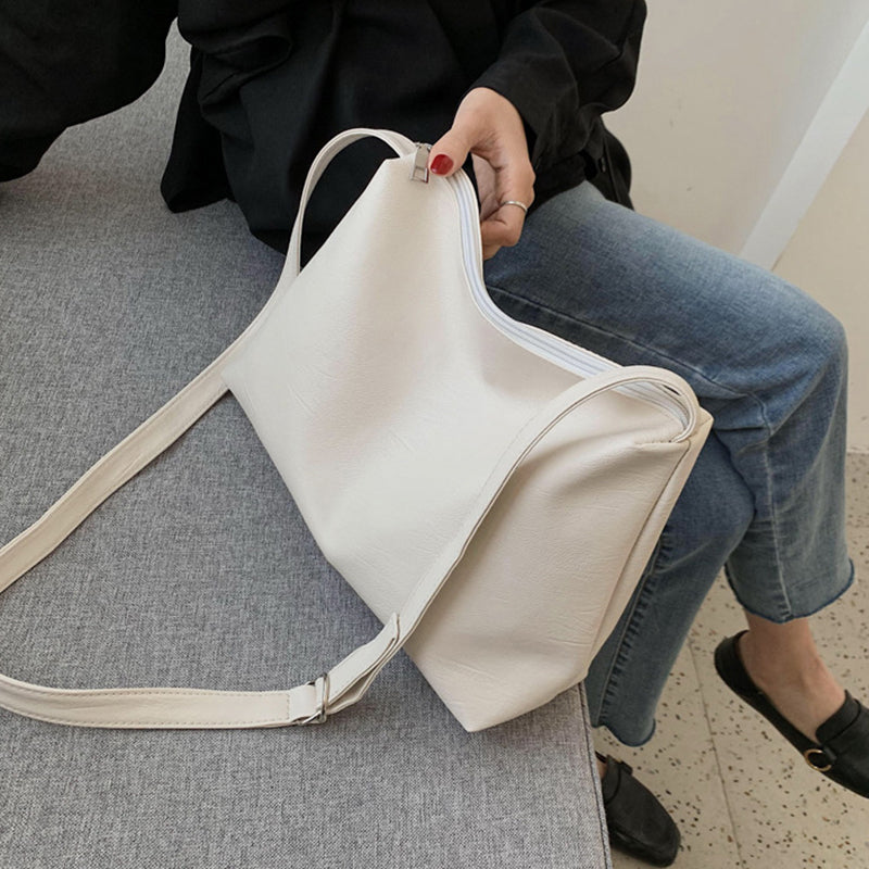 IELGY fashion versatile shoulder bag postman Korean version Hong Kong style large capacity cool messenger solid color