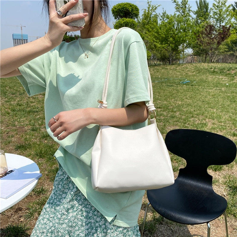 IELGY fashion small bag women retro small square bag