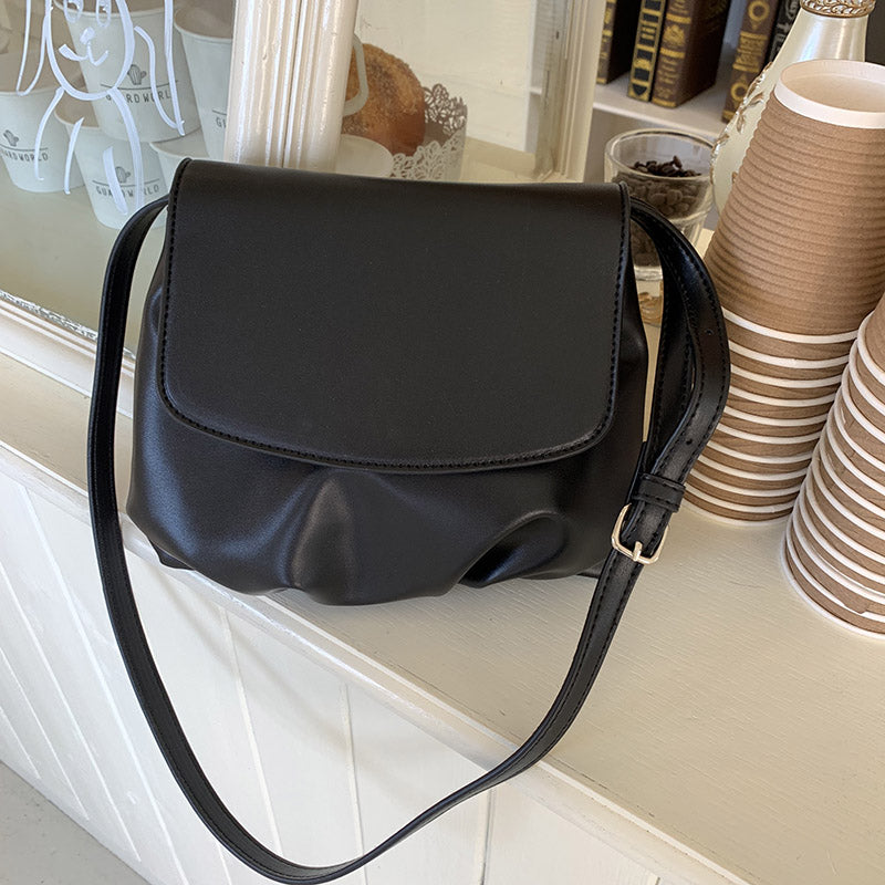 IELGY All-match Dumpling Retro Zipper Black Woman's bag Crossbody Simple One-shoulder