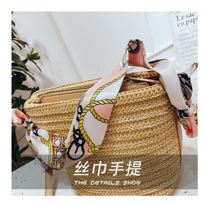 IELGY Straw shoulder slung portable beach vacation weave bucket bag
