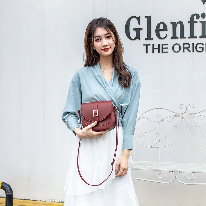 IELGY Fashion Women's bag Mobile phone Saddle Japanese and Korean All-match Black 4 colors Diagonal One shoulder Trendy