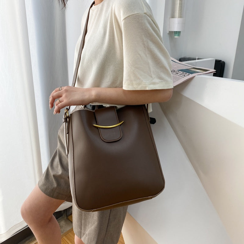 IELGY Spot Korean version of the large-capacity shoulder bag