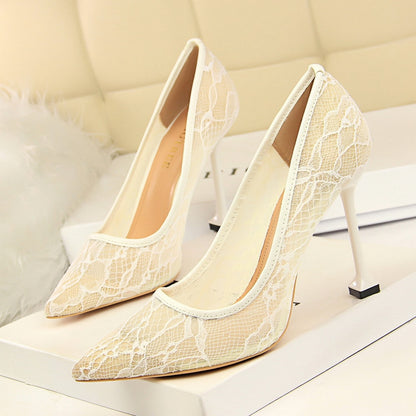IELGY Sexy women's shoes nightclub lace hollow mesh was thin shallow mouth pointed heels