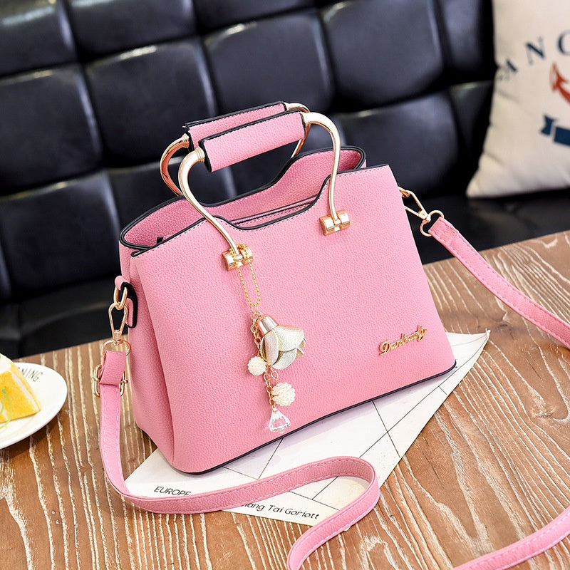 IELGY metal decoration elegant Korean style fashion stitching messenger large-capacity female bag