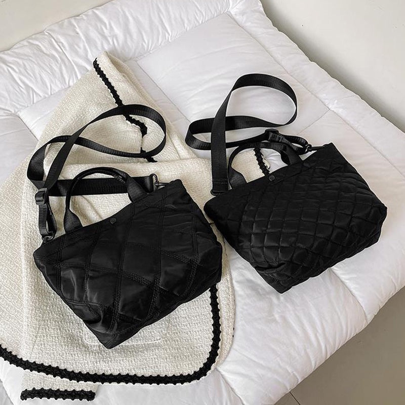 IELGY Lingge embroidery thread niche design all-match messenger portable bucket bag women