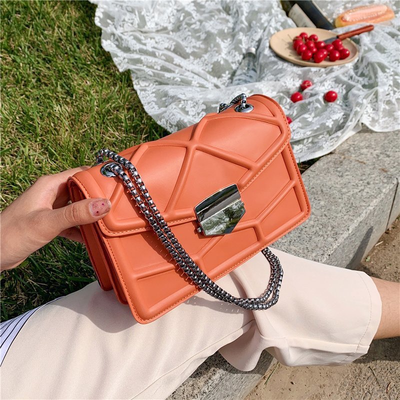 IELGY small square bag Korean version fashion chain fashion trend small fresh outing Lingge female bag all-match handbag one-shoulder messenger bag chain bag