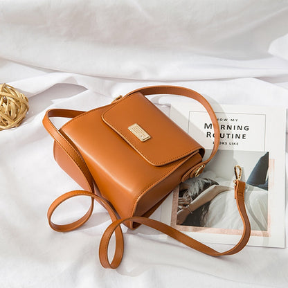 IELGY women's fashion one-shoulder messenger bag handbag Korean version