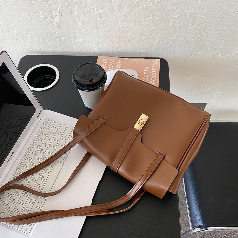 IELGY tote bag women's soft leather large capacity fashion retro flip commuter bag