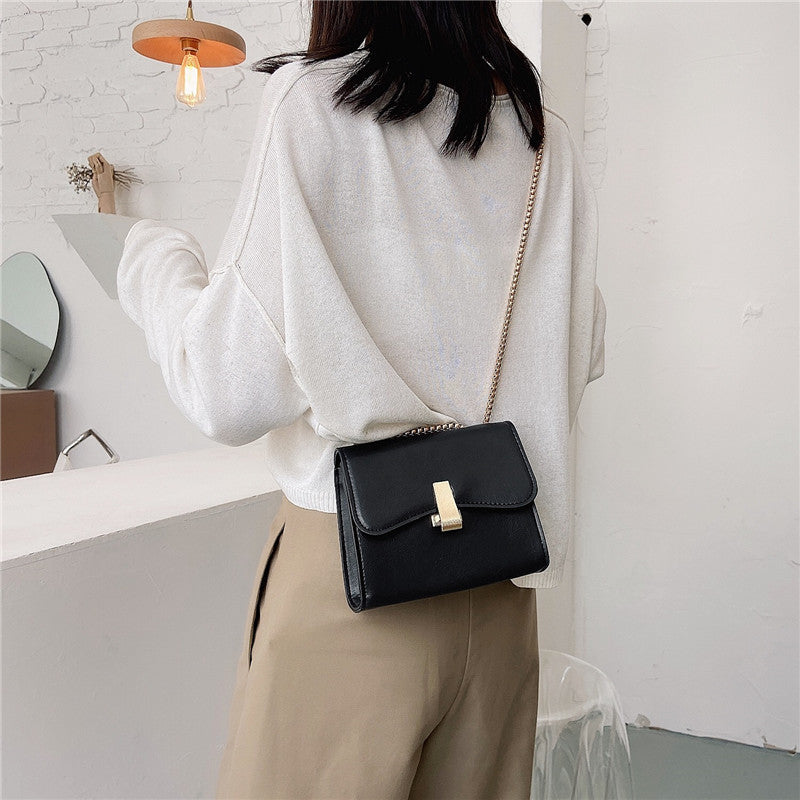 IELGY Women's bag fashion versatile retro casual black portable Korean version simple one-shoulder