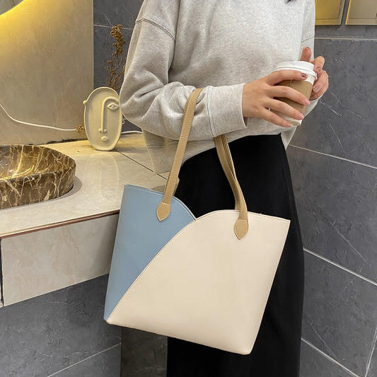 IELGY Women's bag casual large capacity black portable one shoulder all-match simple tote fashion
