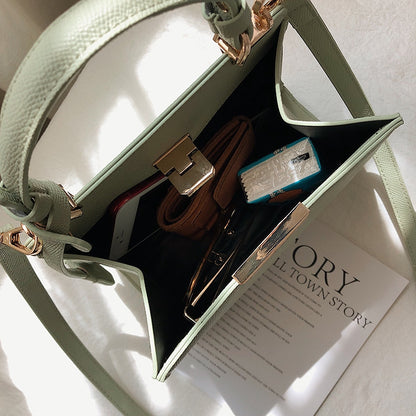 IELGY Large Capacity Simple Lock Button Single Shoulder Pack