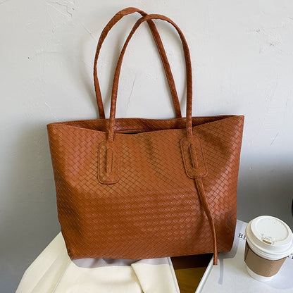 IELGY simple and versatile one-shoulder handbags fashion portable design sense of large capacity