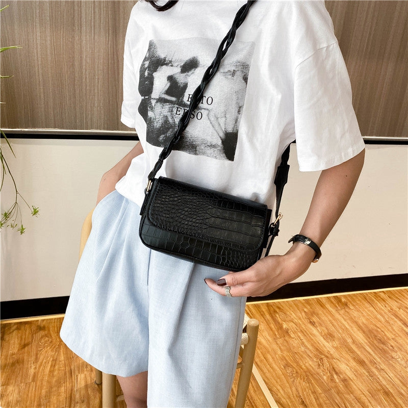 IELGY Trend women's bag shoulder messenger bag female joker ins small square bag