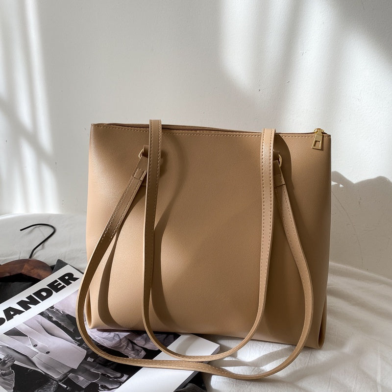 IELGY large-capacity ladies fashion one-shoulder western style casual all-match tote bag