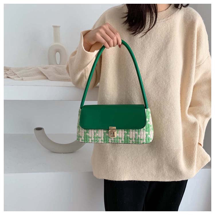 IELGY One-shoulder women's bag under the armor hit the Korean version net red woven handbag women