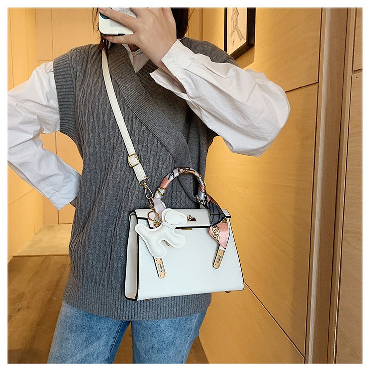 IELGY Large capacity portable shoulder messenger bag fashion trend Kelly bag