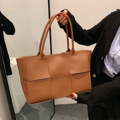 IELGY Ladies braided commuter large capacity handbag