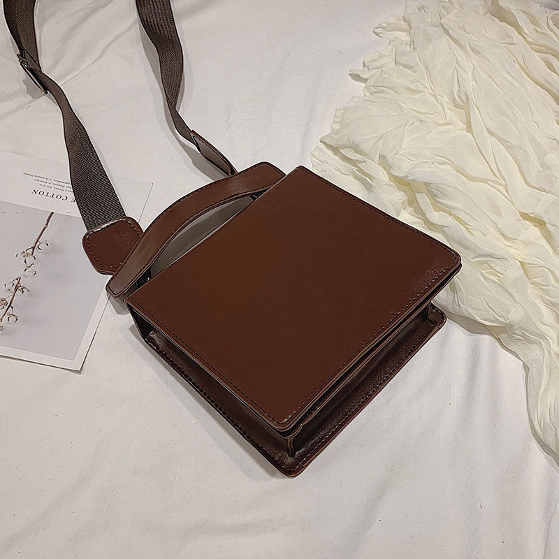 Retro handbag Korean version of the simple handbag ins shoulder Messenger bag