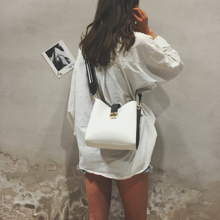 Wide shoulder strap contrast multi-layer bucket bag shoulder bag