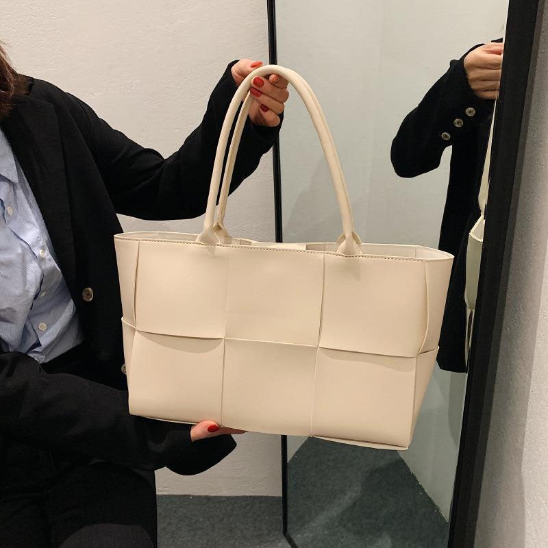 IELGY Ladies braided commuter large capacity handbag