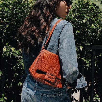 IELGY Retro hand-held shoulder bag French style middle age intellectual crocodile pattern underarm bag