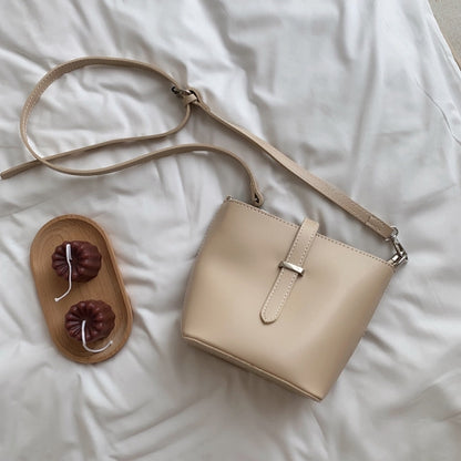 IELGY Retro bucket female bag simple small fresh casual slung fashion shoulder bag female