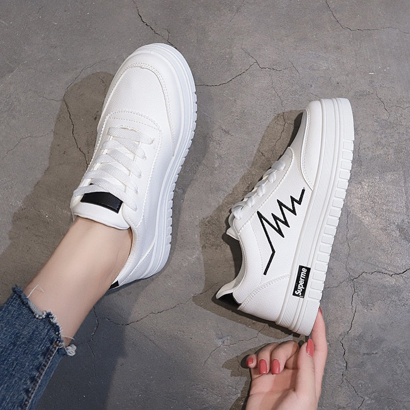 IELGY [size: 35-40]Korean breathable white shoes for women/ trendy casual ins skate women's shoes