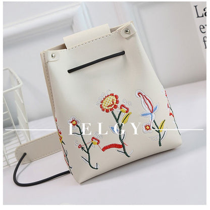 IELGY Mini embroidered bucket bag shoulder bag