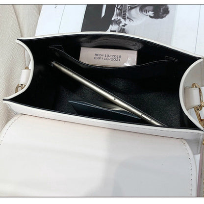 IELGY One-shoulder messenger women bag retro fashion comfortable portable chain small square