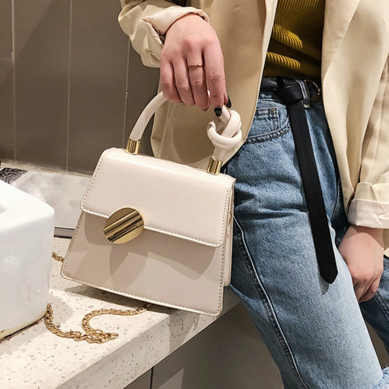 IELGY One-shoulder messenger women bag retro fashion comfortable portable chain small square