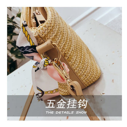 IELGY Straw shoulder slung portable beach vacation weave bucket bag