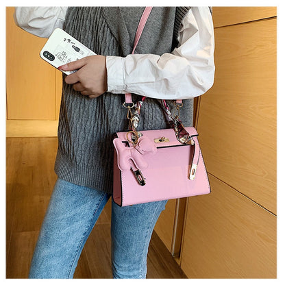 IELGY Large capacity portable shoulder messenger bag fashion trend Kelly bag