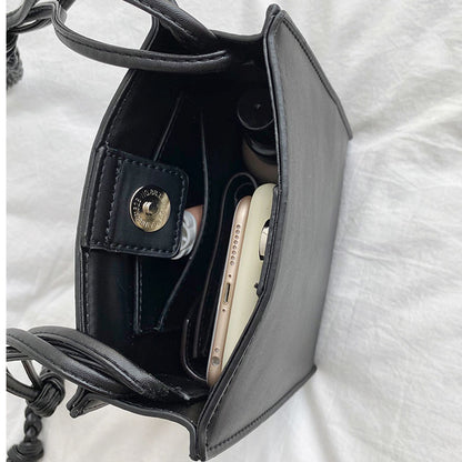 IELGY Diagonal Casual Simple Women's bag Korean version All-match Black Square Magnetic buckle One shoulder