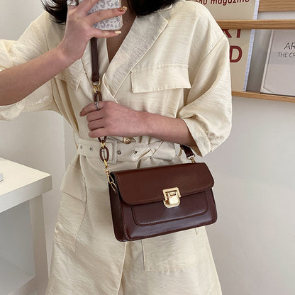 IELGY women's fashionable all-match shoulder bag with western style chain messenger