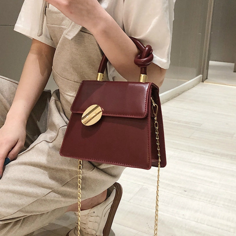 IELGY One-shoulder messenger women bag retro fashion comfortable portable chain small square
