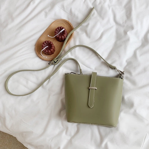 IELGY Retro bucket female bag simple small fresh casual slung fashion shoulder bag female