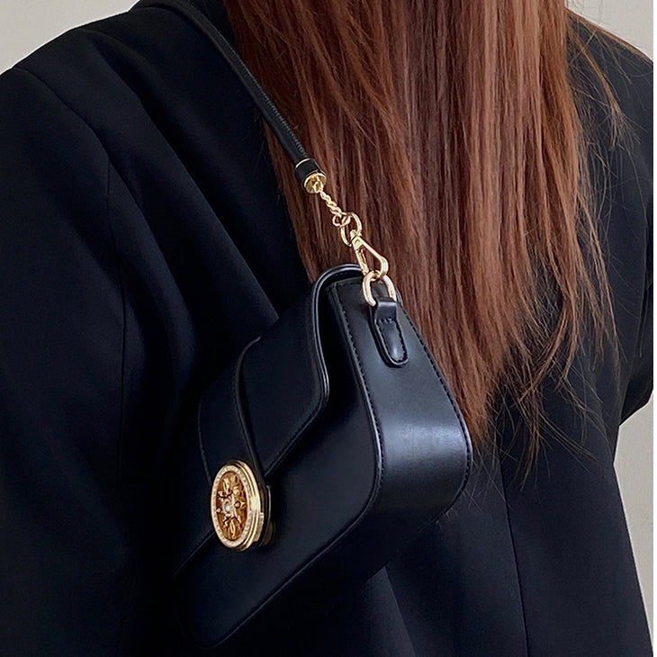 IELGY French retro pearl chain armpit bag texture all-match Western-style one-shoulder messenger bag