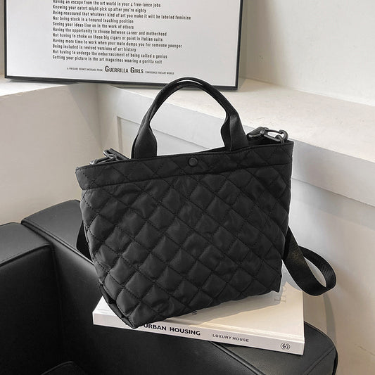 IELGY Lingge embroidery thread niche design all-match messenger portable bucket bag women