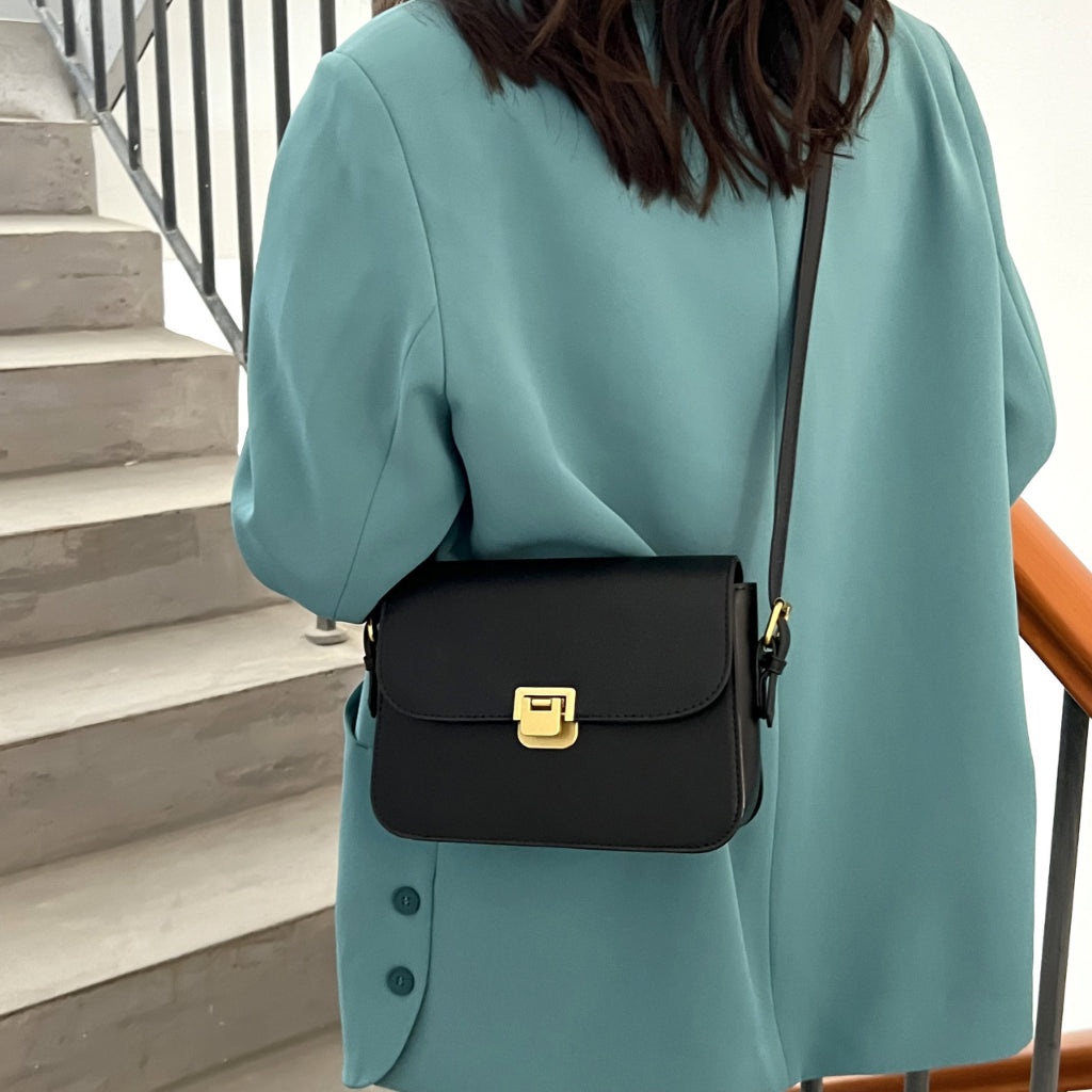 IELGY PU one-shoulder messenger bag versatile Retro bag