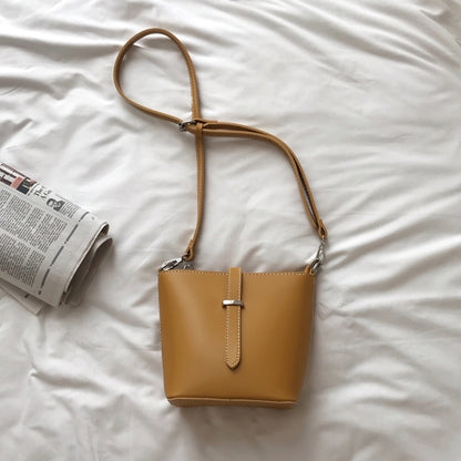 IELGY Retro bucket female bag simple small fresh casual slung fashion shoulder bag female