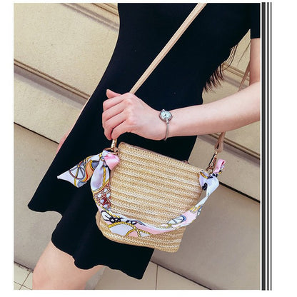IELGY Straw shoulder slung portable beach vacation weave bucket bag