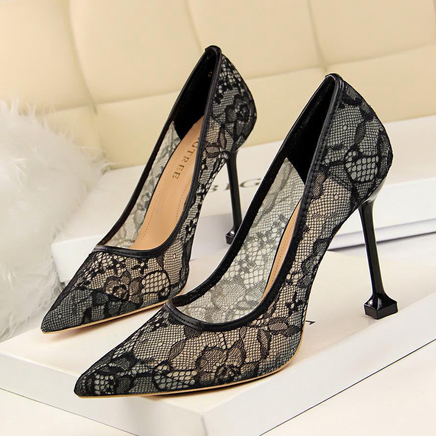IELGY Sexy women's shoes nightclub lace hollow mesh was thin shallow mouth pointed heels